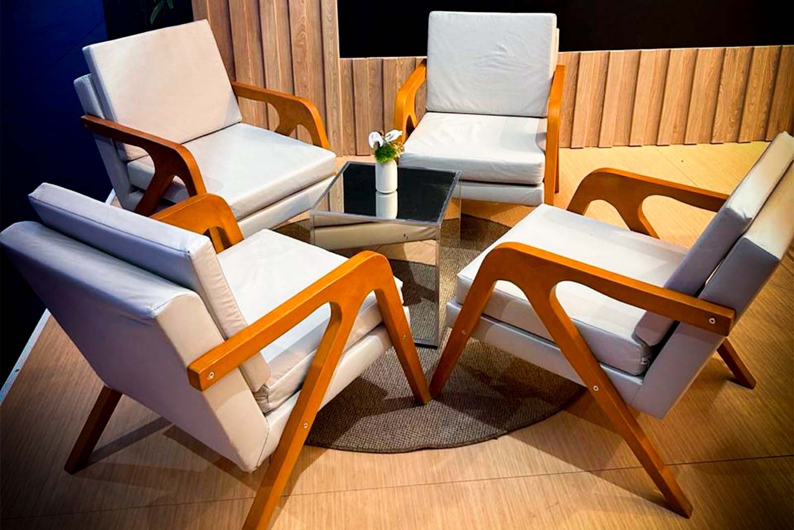 sofas-poltronas-locseven-locadora-de-moveis-em-sao-paulo