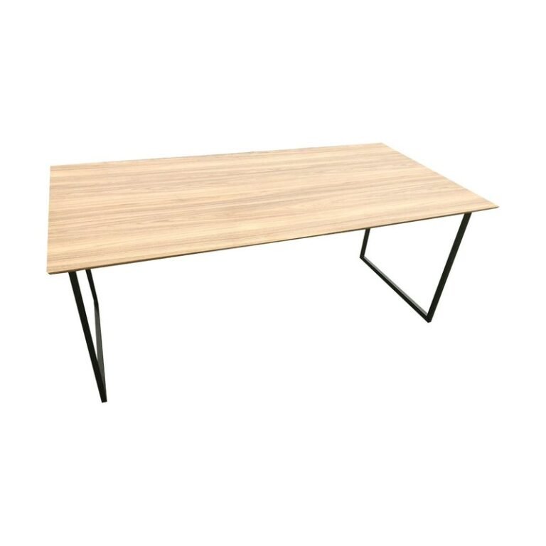 Mesa Industrial Retangular para locação em eventos — Locseven SP